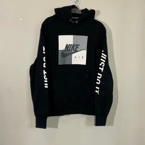 Black Nike Hoodie size Small
25.19.07